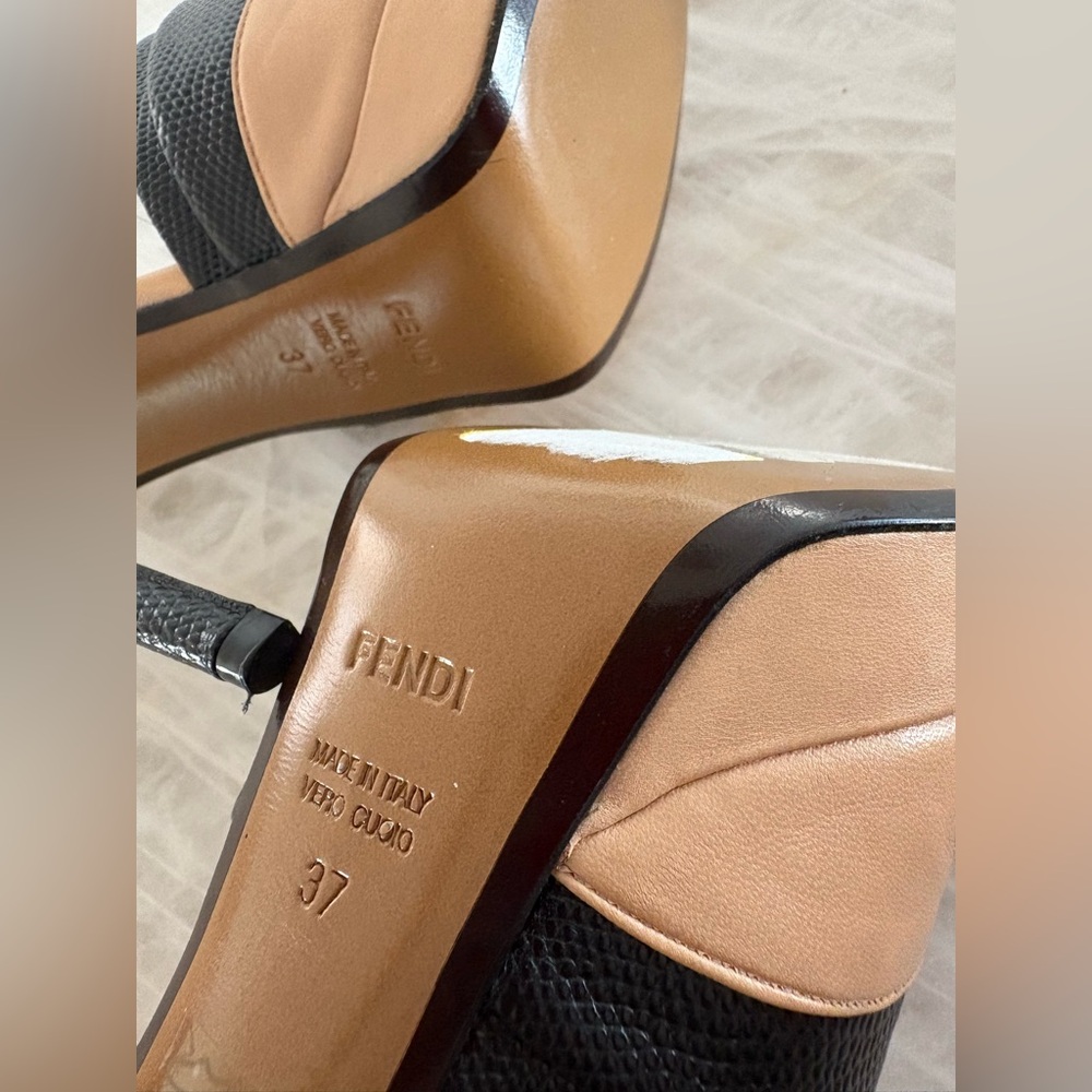 Rare Fendi Black and Tan Peep-Toe Heels Size 37 - Picture 12 of 16